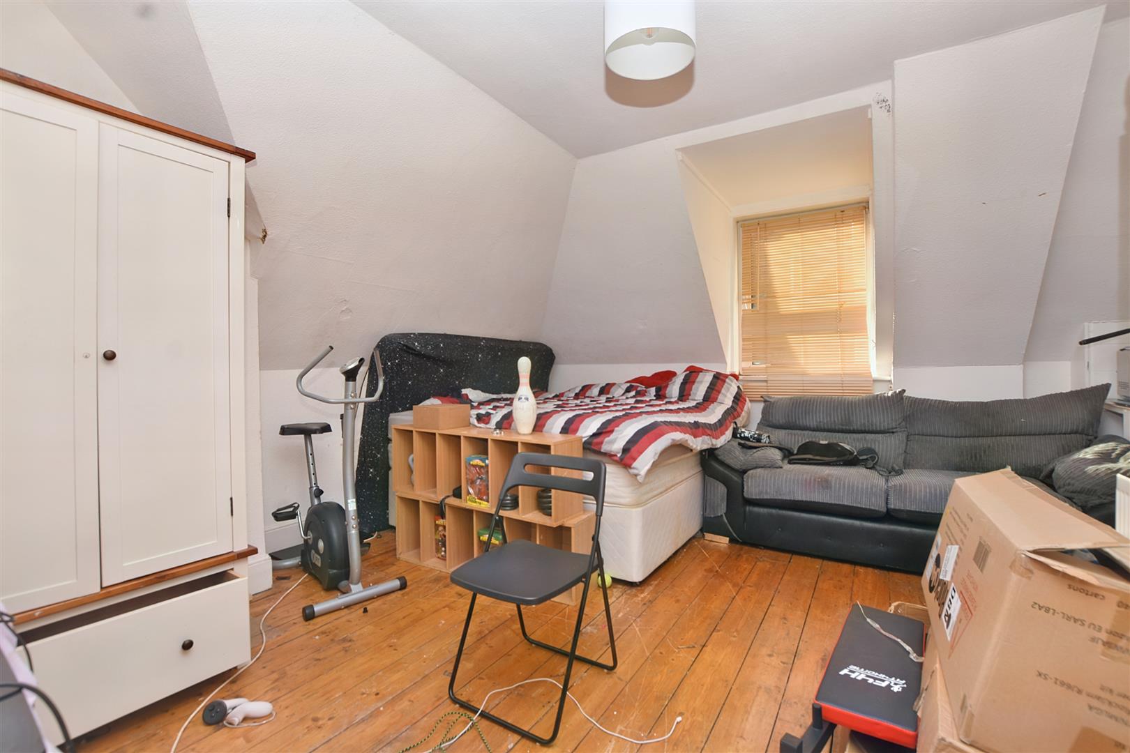 Property Details for Pevensey Road Eastbourne BN22 8AD Town Property
